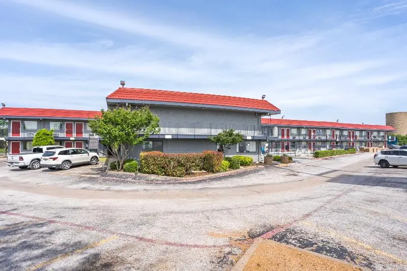 Motel 6 Fort Worth, TX - East