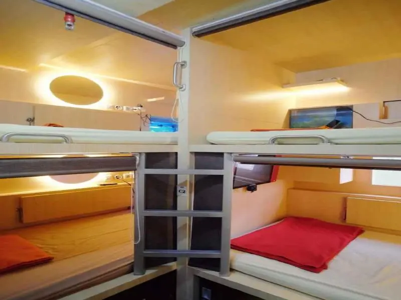 Inap At Capsule Hostel