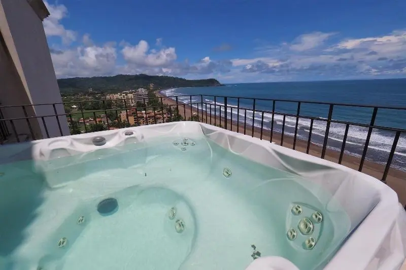 Luxury Oceanfront Penthouse at Crocs