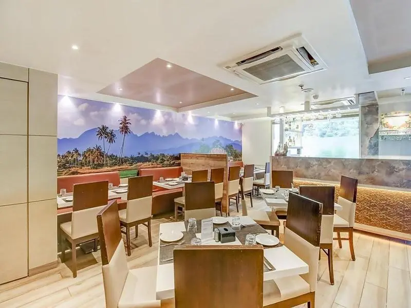 Oyo 13905 Hotel Grand Mookambika