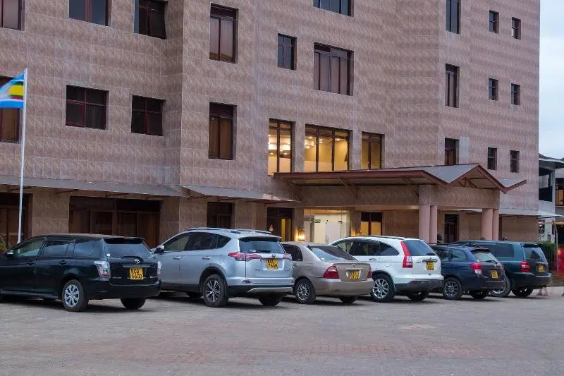 Maxland Hotel Juja